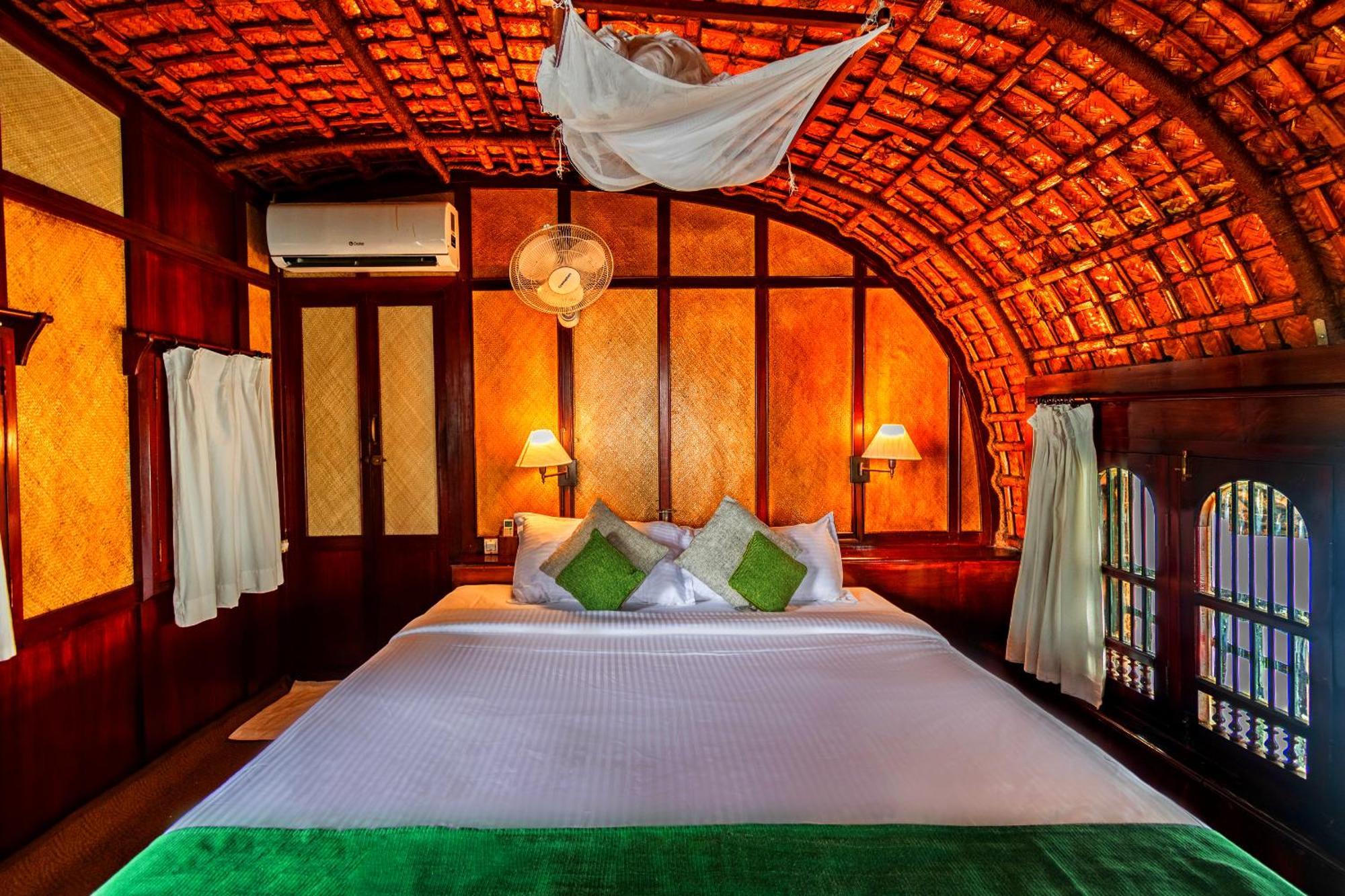 Hotel Spice Coast Cruises - Houseboat, A Cgh Earth Experience Alappuzha Zewnętrze zdjęcie
