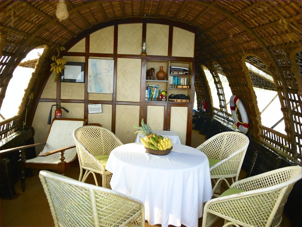 Hotel Spice Coast Cruises - Houseboat, A Cgh Earth Experience Alappuzha Zewnętrze zdjęcie