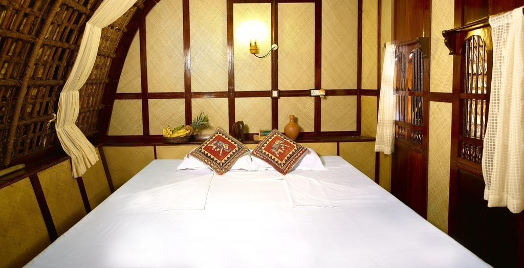 Hotel Spice Coast Cruises - Houseboat, A Cgh Earth Experience Alappuzha Zewnętrze zdjęcie