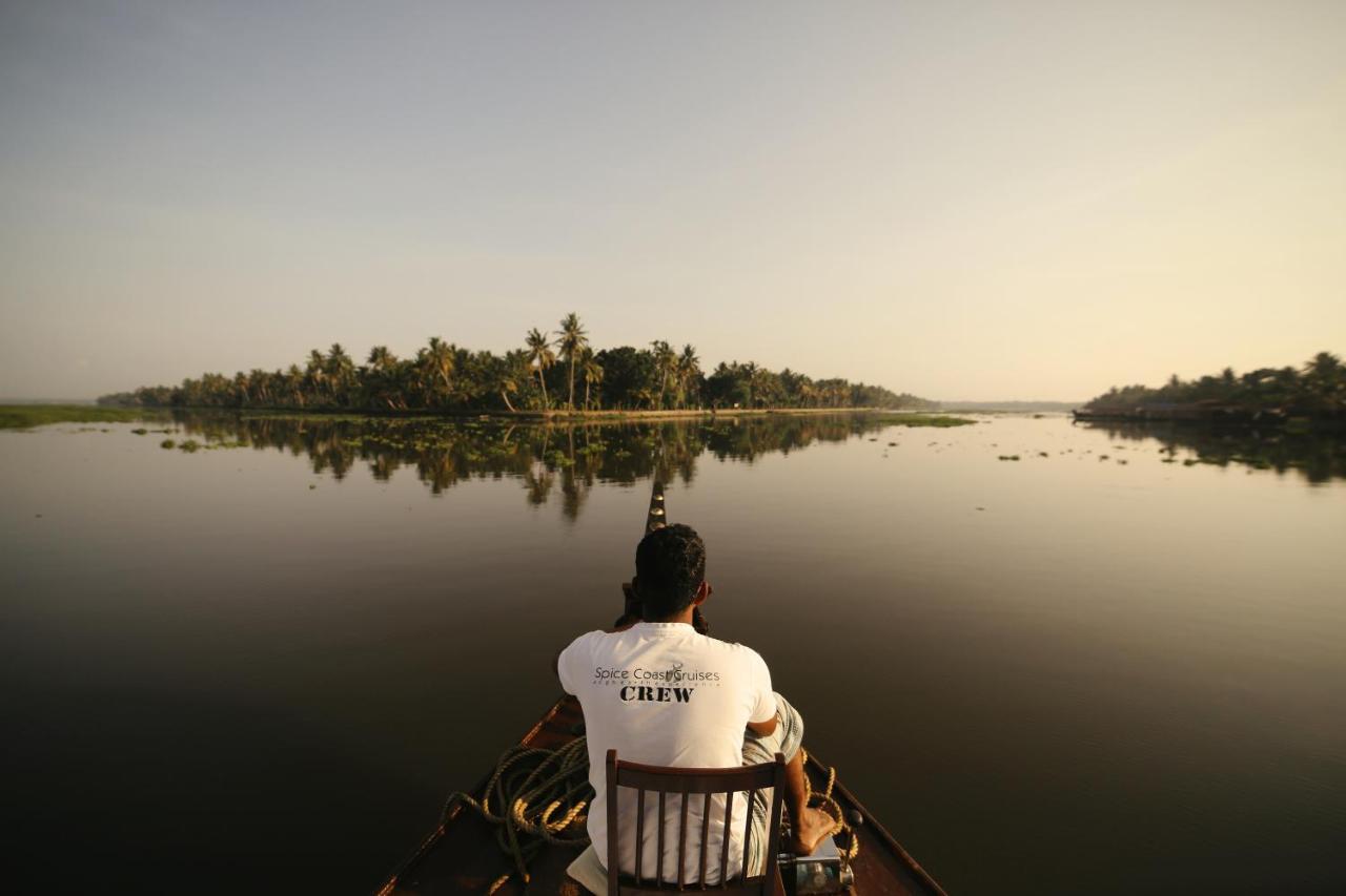 Hotel Spice Coast Cruises - Houseboat, A Cgh Earth Experience Alappuzha Zewnętrze zdjęcie
